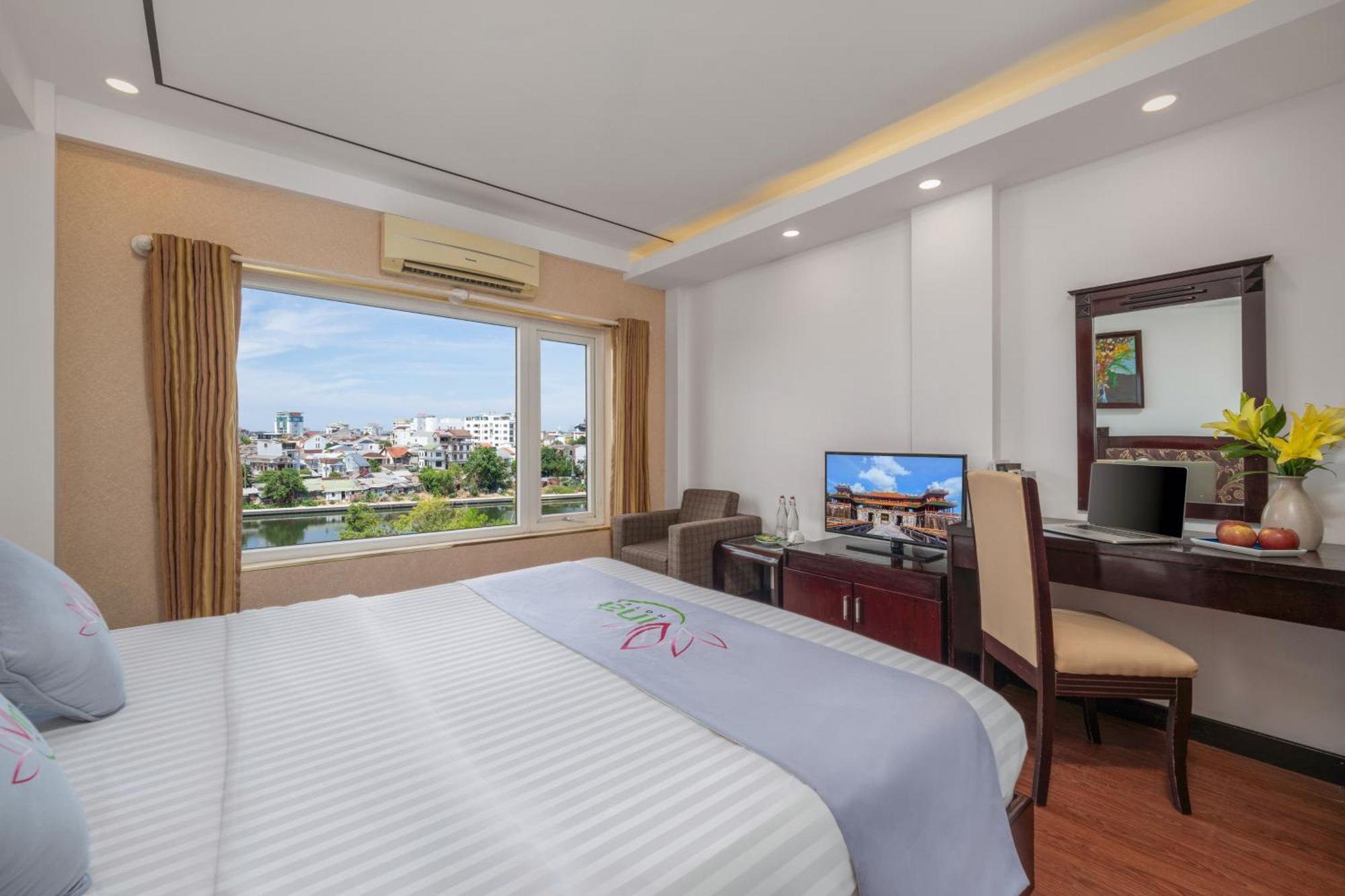 Vina Spa Hotel Hue Exterior photo