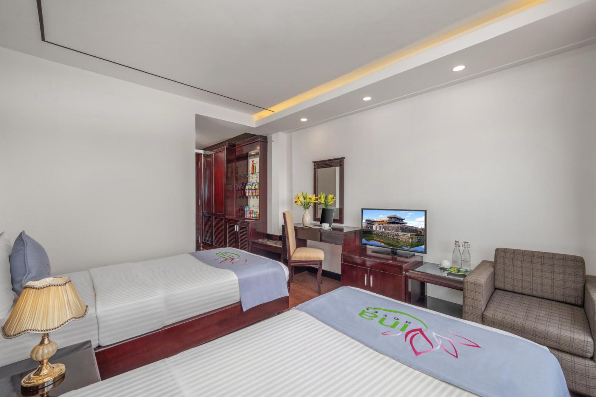 Vina Spa Hotel Hue Exterior photo